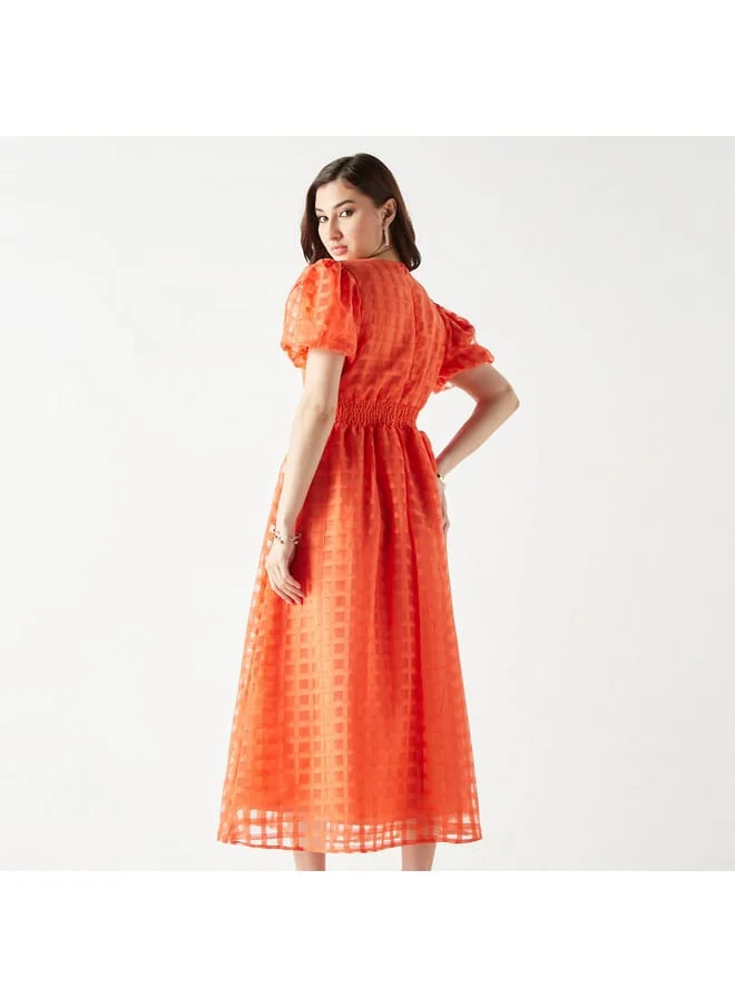 2Xtremz 2Xtremz All-Over Checked Midi Dress with V-neck and Balloon Sleeves