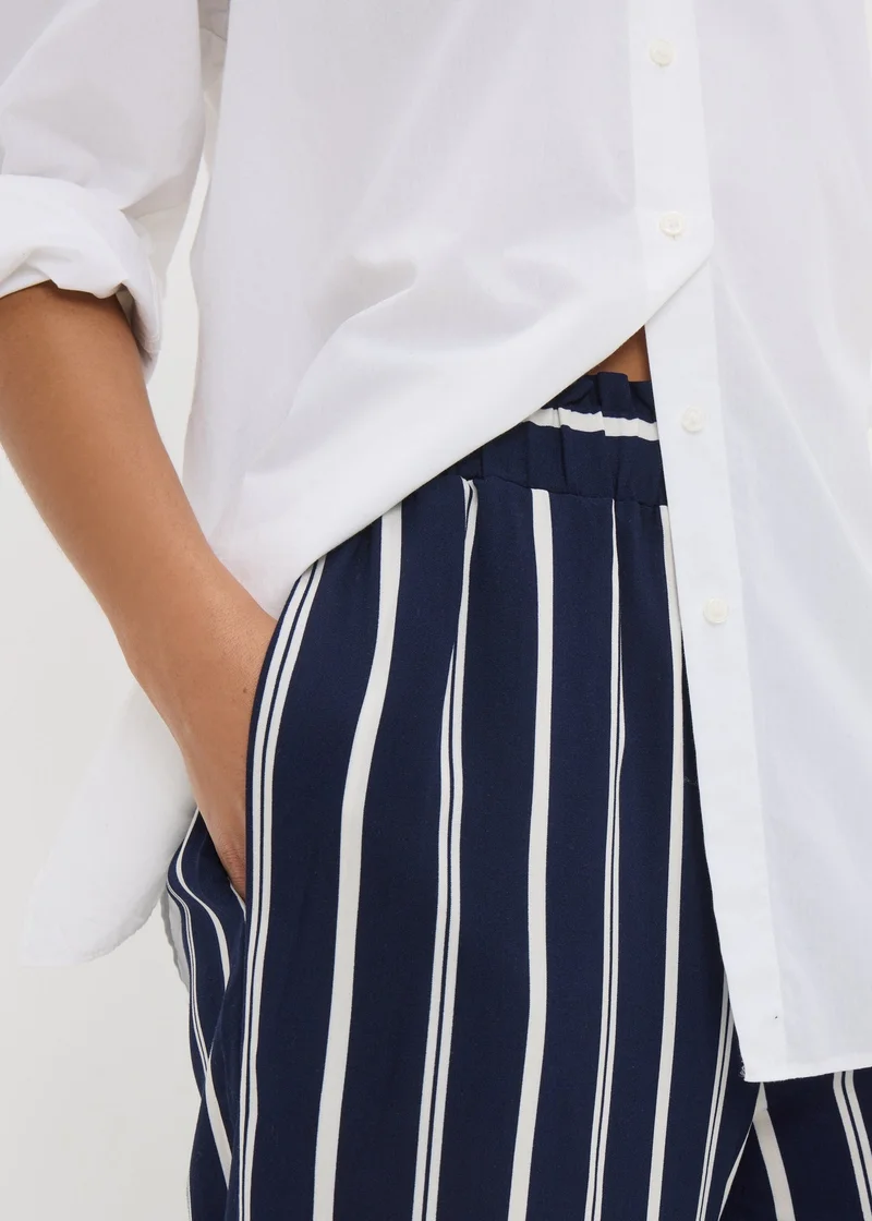Matalan Navy Stripe Cropped Trousers