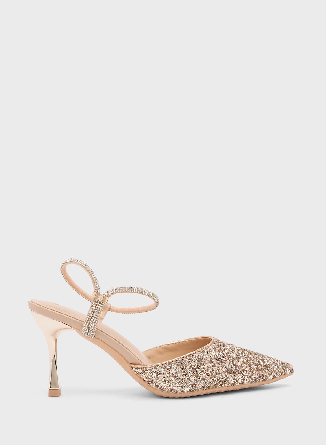 حذاء بكعب عالٍ لامع