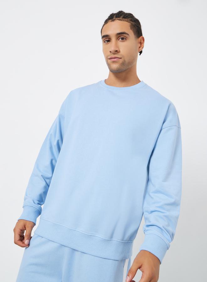 ستايلي طقم منسق من جوغر وسويت شيرت واسع - Image 3