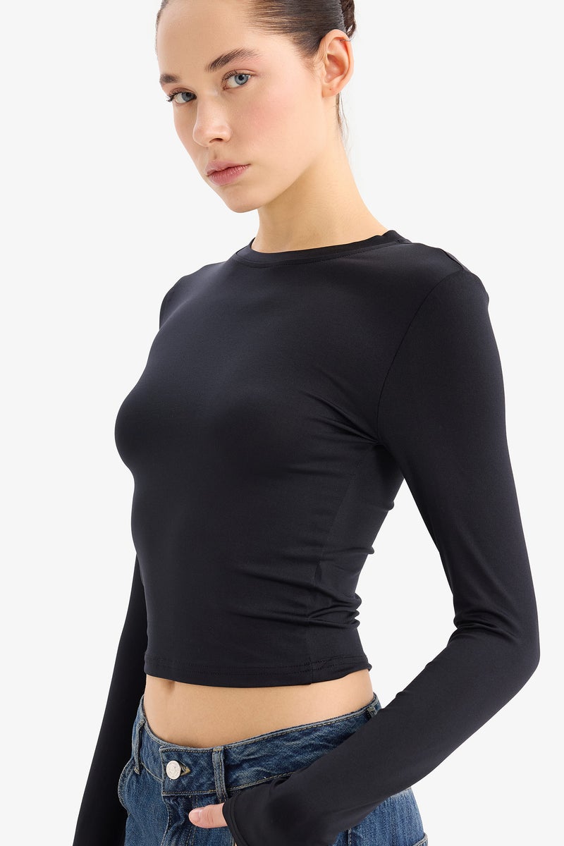 DeFacto Woman Fitted Body-Smooth Crew Neck Basic T-Shirt - Image 1