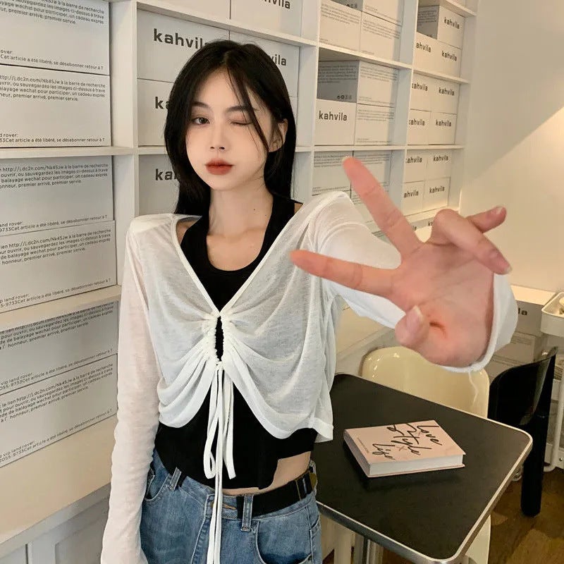 White V-neck Long-sleeved T-shirt Womens Summer Sun-protective Shirt Design Niche Loose All-match Short Unique Chic Top Coffee - Image 2