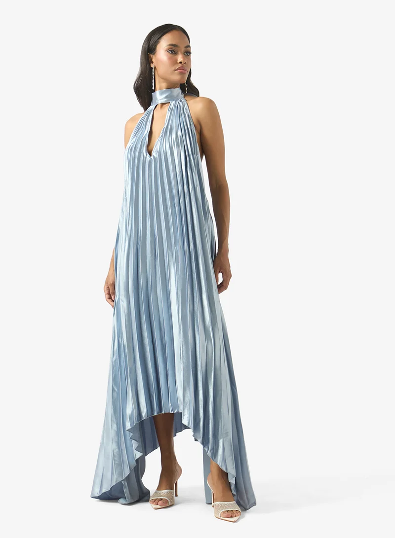 سولايرا Pleated Dress With Neck Keyhole