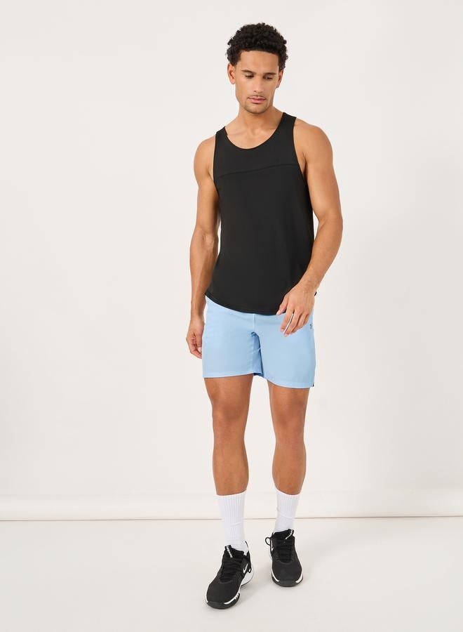 ستايلي اكتيف شورت جري بطبعات شعار مع جيب جانبي 9 بوصة - Image 3