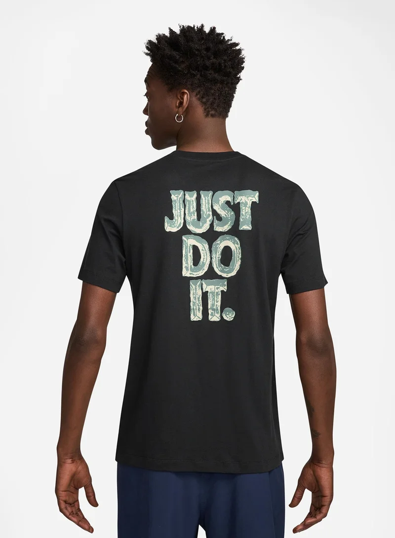 نايكي Just Do It Graphic T-Shirt