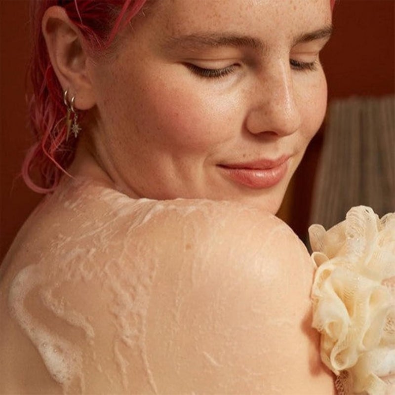 THE BODY SHOP جل استحمام مانجو – منظف رغوي ومنعش لجميع أنواع البشرة | مانجو عصير وفاكهة العاطفة، 250 مل - Image 2