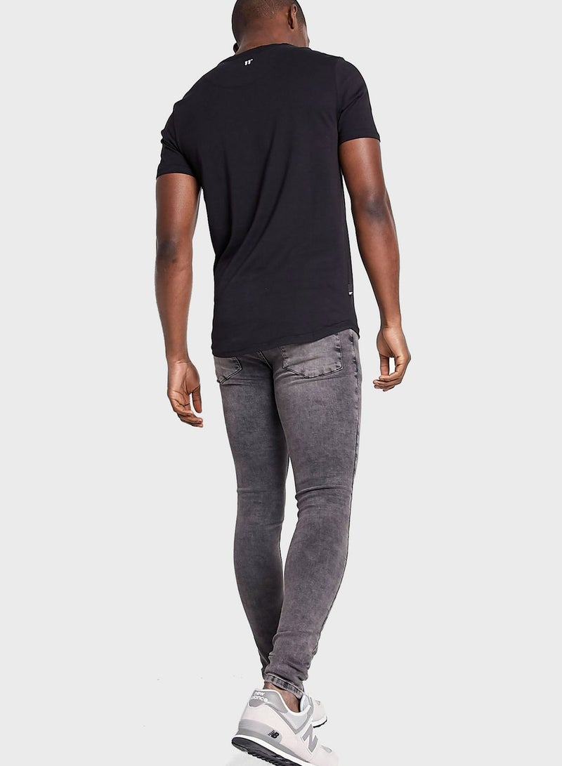 11_ديجريز تيشيرت بطباعة خطوط - Image 2