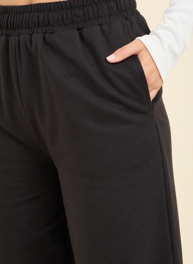 Styli Styli High Rise Side Slit Hem Jogger  - Image 3