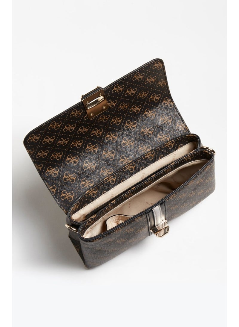 جس حقيبة صغيرة بيد علوية مطبوعة من GUESS – بني (أناقة يومية بتصميم عصري ومميز) - Image 3