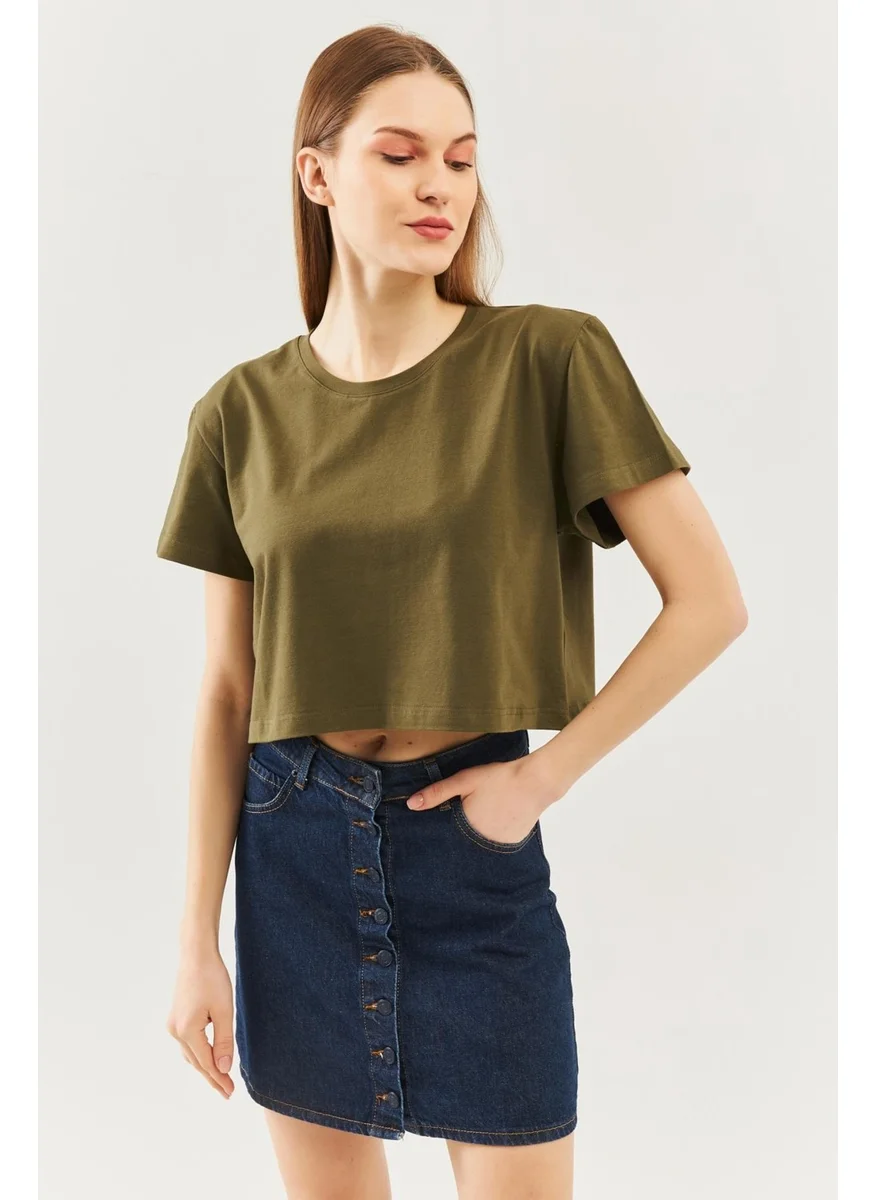 Butikgiz Haki Oversize Rahat Pamuklu Penye Bisiklet Yaka Kısa Kol Basic Crop T-Shirt