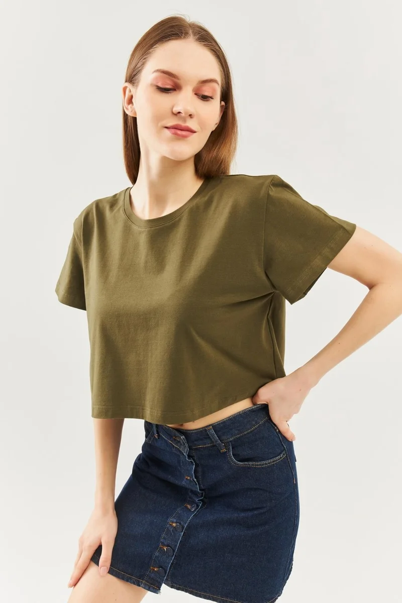بوتيكجيز Haki Oversize Rahat Pamuklu Penye Bisiklet Yaka Kısa Kol Basic Crop T-Shirt