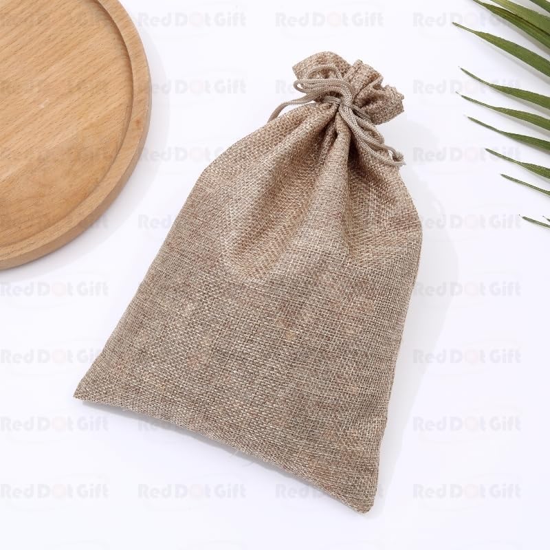 Red Dot Gift REDDOTGIFT® Pack of 25 Burlap Pouches - Drawstring Gift Bags for Party and Jewelry (9 x 12 cm) - Image 3