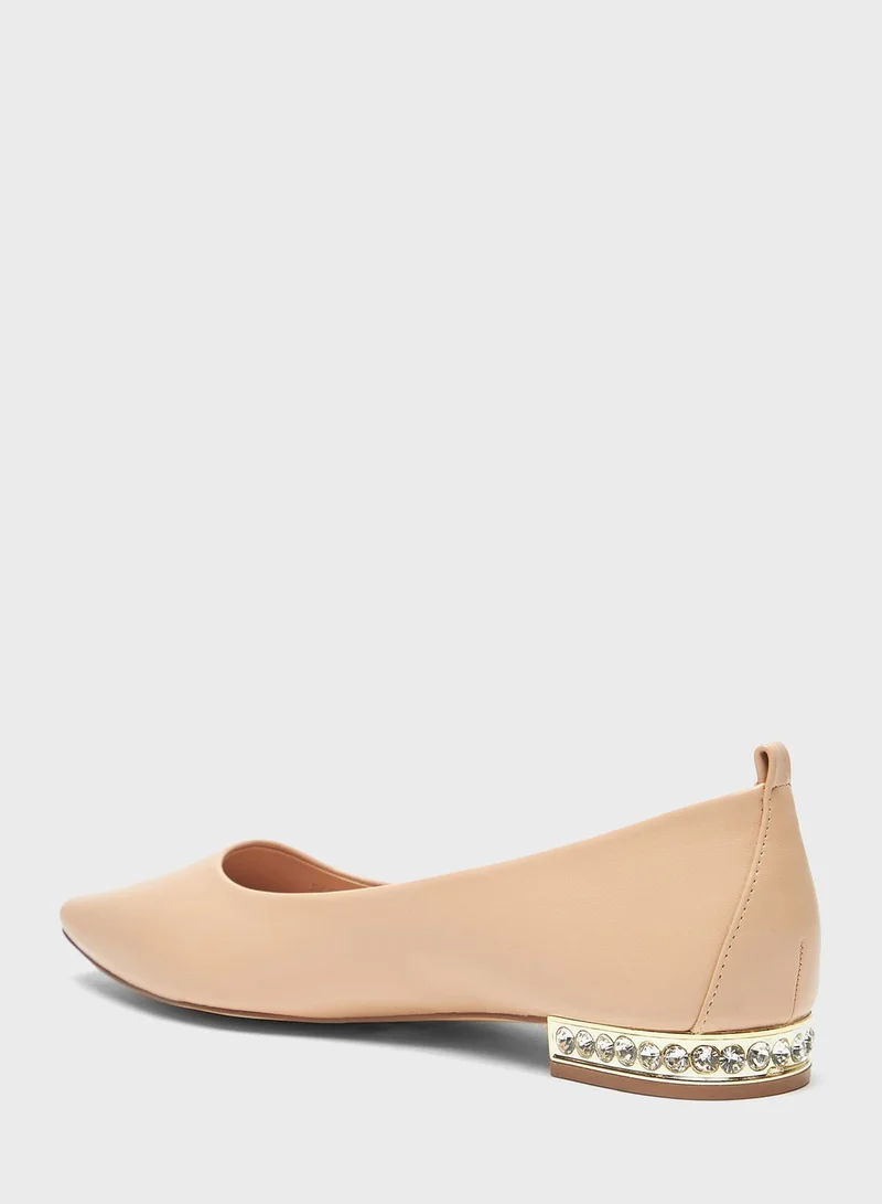 سيليست Close Toe Ballerinas