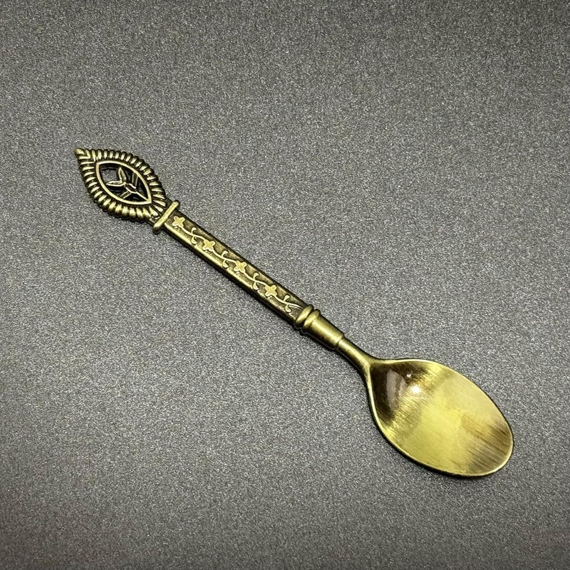 Arabian Elegance 5 Pcs Vintage Bronze Teaspoon Set – Exotic Floral Design Metal Spoons for Coffee, Tea, Honey, Dessert, Ice Cream & Cake – Classic Tableware for Home, Party & Gift (Green bronze) - Image 5