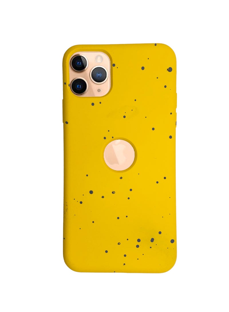 جراب سيليكون PKK بتصميم منقط جديد وملمس متوهج لهاتف iPhone 11 Pro Max باللون الأصفر