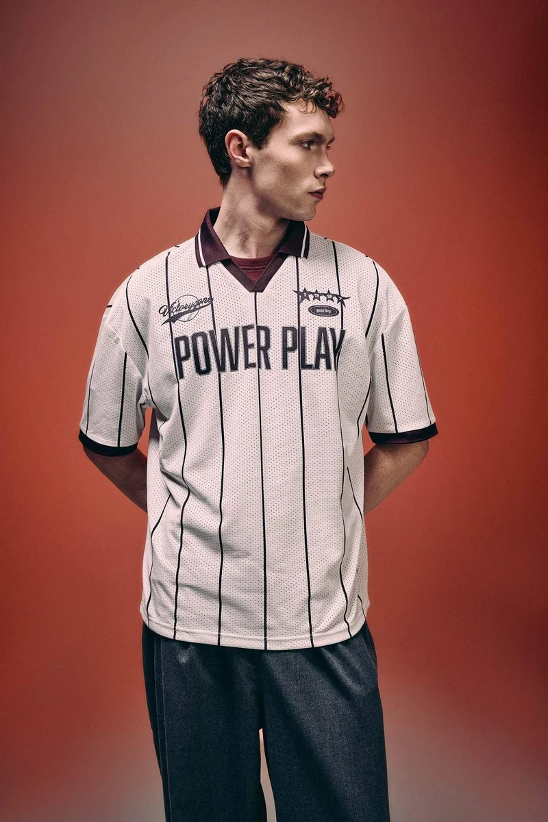 ديفاكتو Loose Fit Polo Collar Slogan Short Sleeve Polo T-Shirt