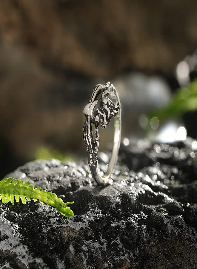 AVECON Claddagh Rings for Women, Gothic Skeleton Hands with Anatomical Heart Skull Stackable Statement Ring, Unique Jewelry Gift, Size 9 - Image 4