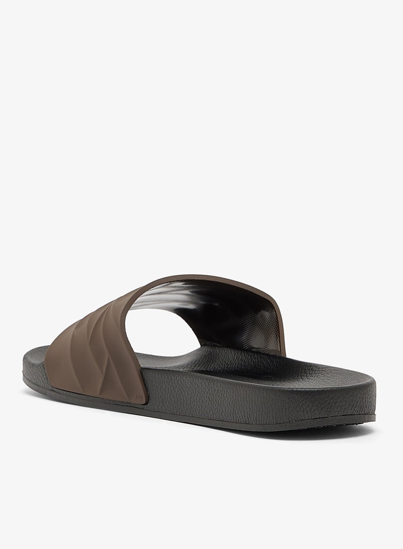 سفنتي فايف شباشب كاجوال بتفاصيل نسيجية - Image 2