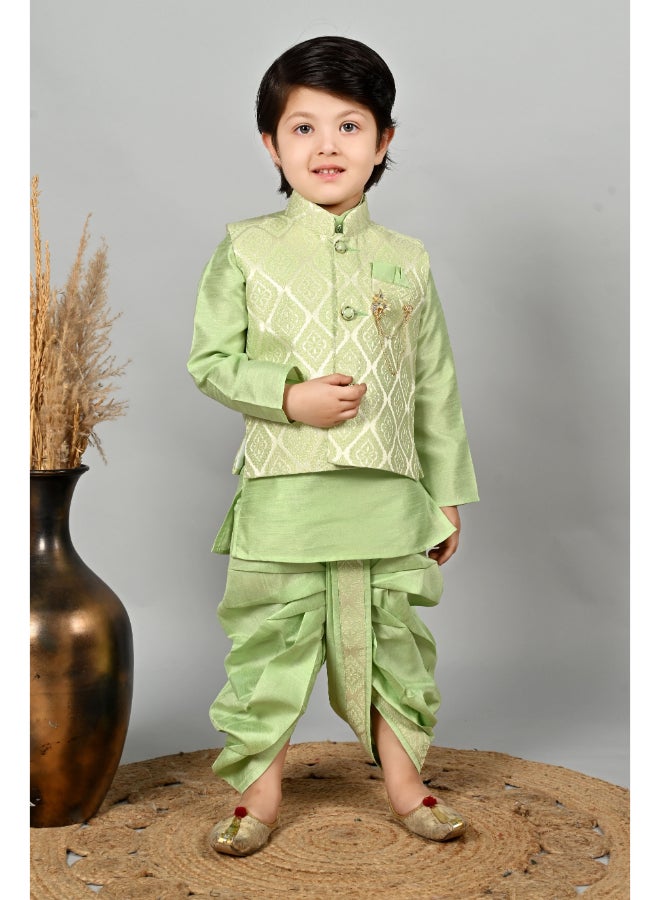 بي تي ديزايز طقم كورتا ودوتي للأولاد باللون الأخضر الفاتح مع سترة - Image 1