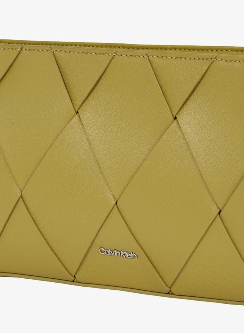 CALVIN KLEIN ELONGATED SHOULDER BAG - Image 4