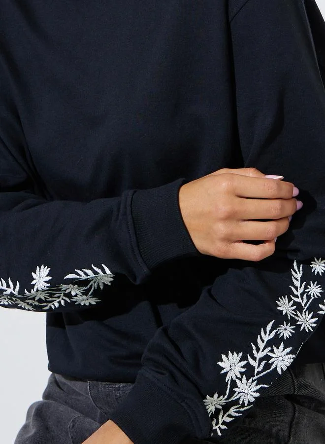Styli  Black Embroidered Regular Fit Sweatshirt for Women | Best Price UAE