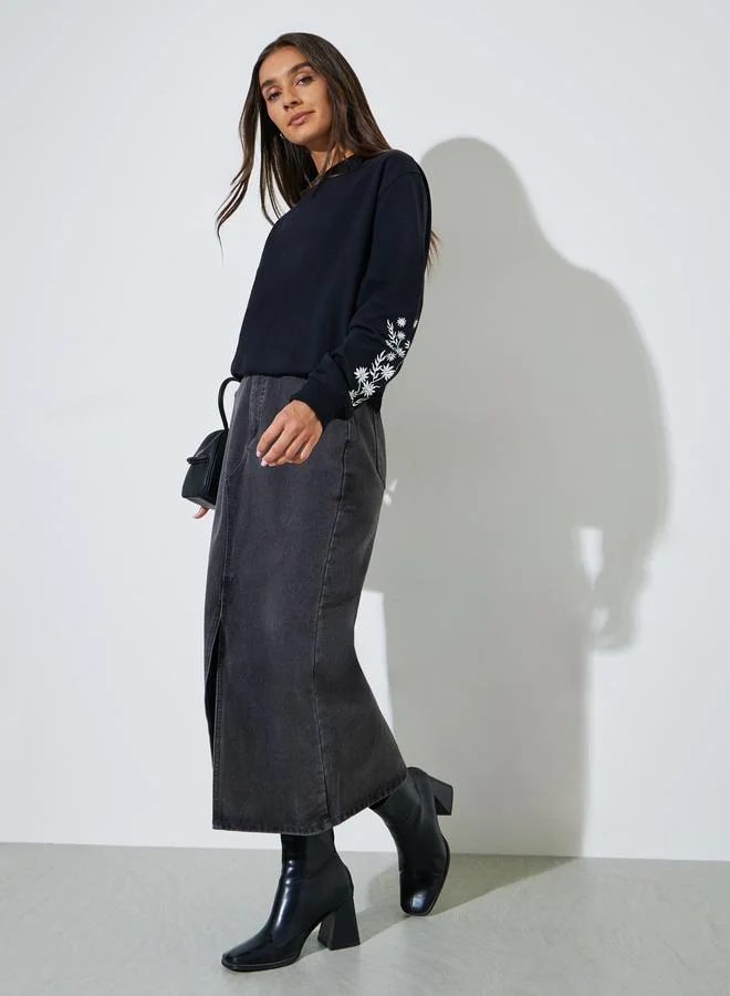Styli  Black Embroidered Regular Fit Sweatshirt for Women | Best Price UAE