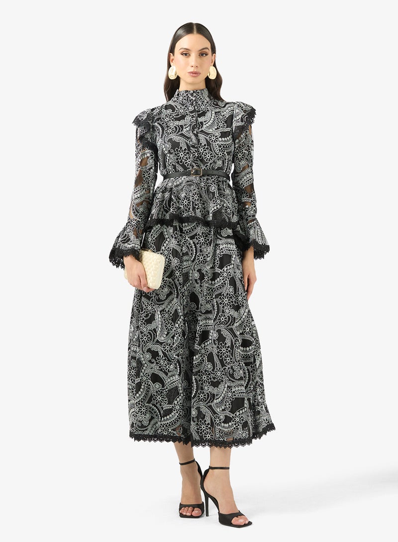 خزانة فستان دانتيل بخصر بيبلوم - Image 4