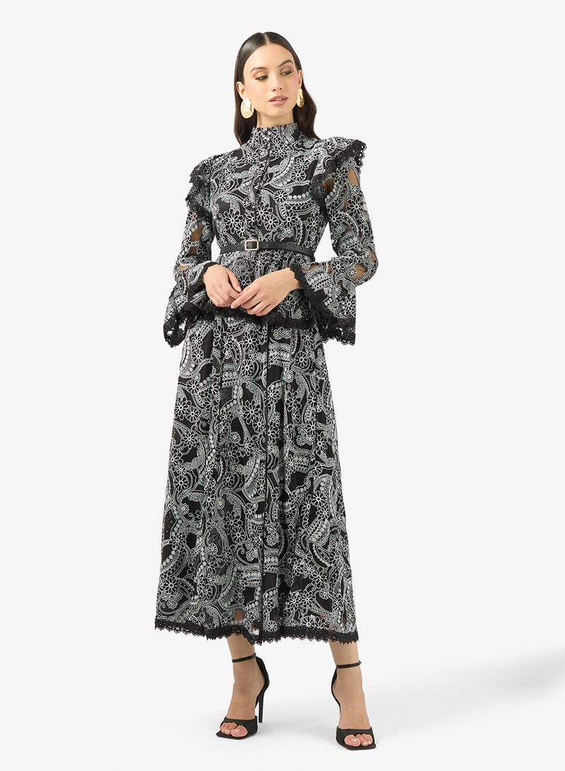 خزانة فستان دانتيل بخصر بيبلوم - Image 1