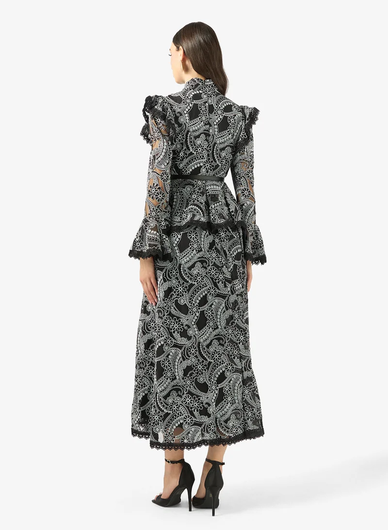 خزانة فستان دانتيل بخصر بيبلوم