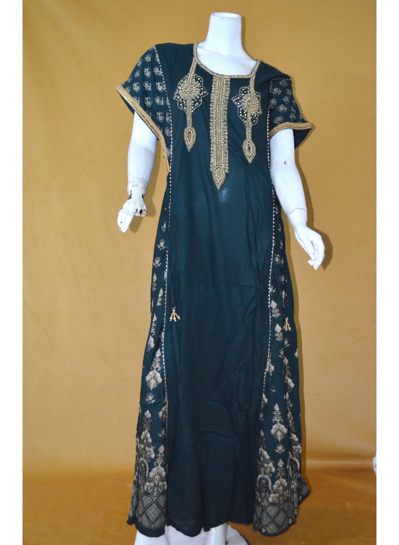 زينة جلابية نسائية أنيقة مطرزة – واسعة من الأسفل، بأكمام باتوينج، بشريط جانبي قابل للتعديل - Image 1