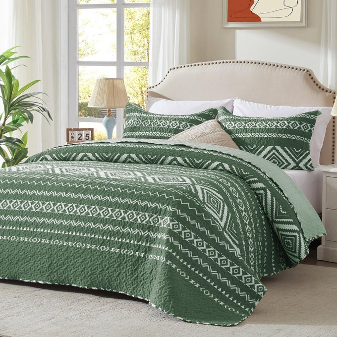 3 PIECES KING SIZE OLIVE GREEN QUILT SET WITH CHECKERED PATTERN LIGHTWEIGHT OVERSIZED BEDSPREAD 98X106 SOFT COVERLET WARM BED COVER FOR ALL SEASONS 1 QUILT 2 PILLOW SHAMS