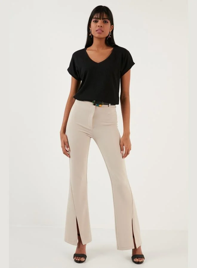 ليلا بلوزة نسائية بياقة على شكل حرف  من ليلا