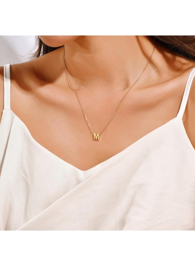 جوليا ستور قلادات أنيقة للنساء مصنوعة من الفولاذ المقاوم للصدأ مطلية بالذهب عيار 18 قيراطًا، قلادة عصرية بحروف حب شخصية، قلادات صغيرة تحمل اسمًا، هدية للفتيات المراهقات - حرف (م) - Image 3
