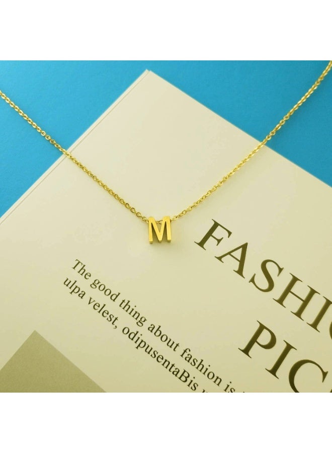 جوليا ستور قلادات أنيقة للنساء مصنوعة من الفولاذ المقاوم للصدأ مطلية بالذهب عيار 18 قيراطًا، قلادة عصرية بحروف حب شخصية، قلادات صغيرة تحمل اسمًا، هدية للفتيات المراهقات - حرف (م) - Image 1