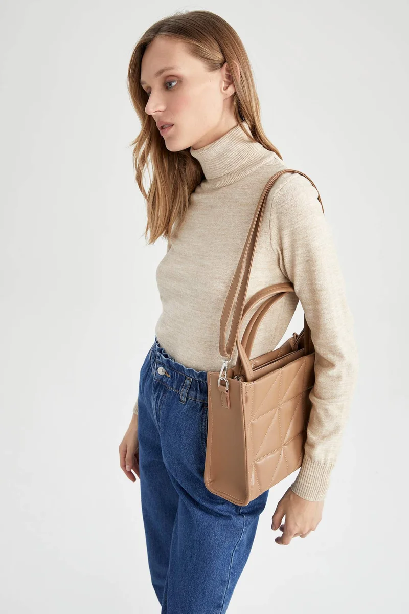 ديفاكتو Women Faux Leather Clutch Bag