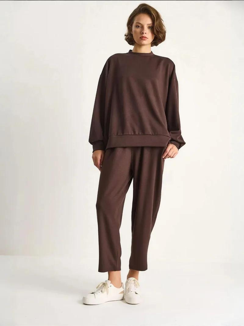 بيانكو لوتشي طقم محبوك من قطعتين بياقة مستديرة وأكمام طويلة