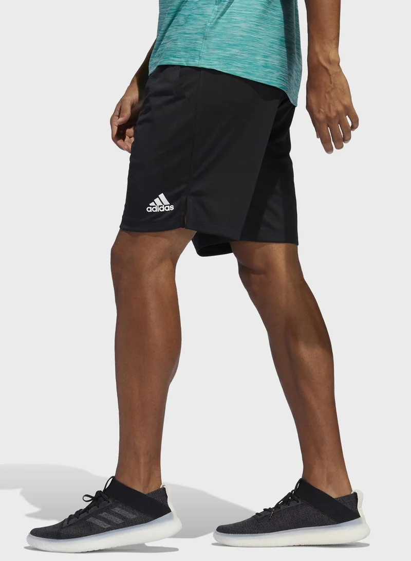 adidas شورت بشعار الماركة