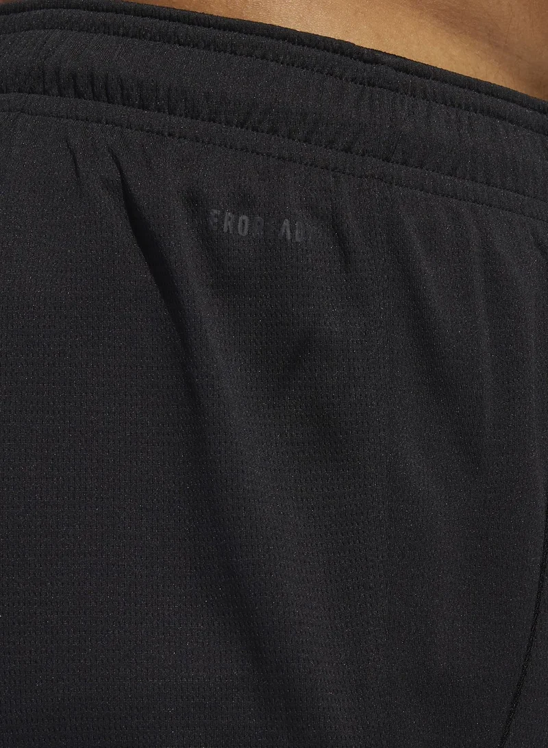 adidas شورت بشعار الماركة