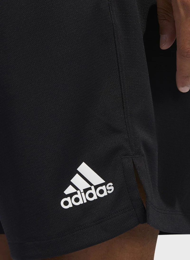 adidas شورت بشعار الماركة