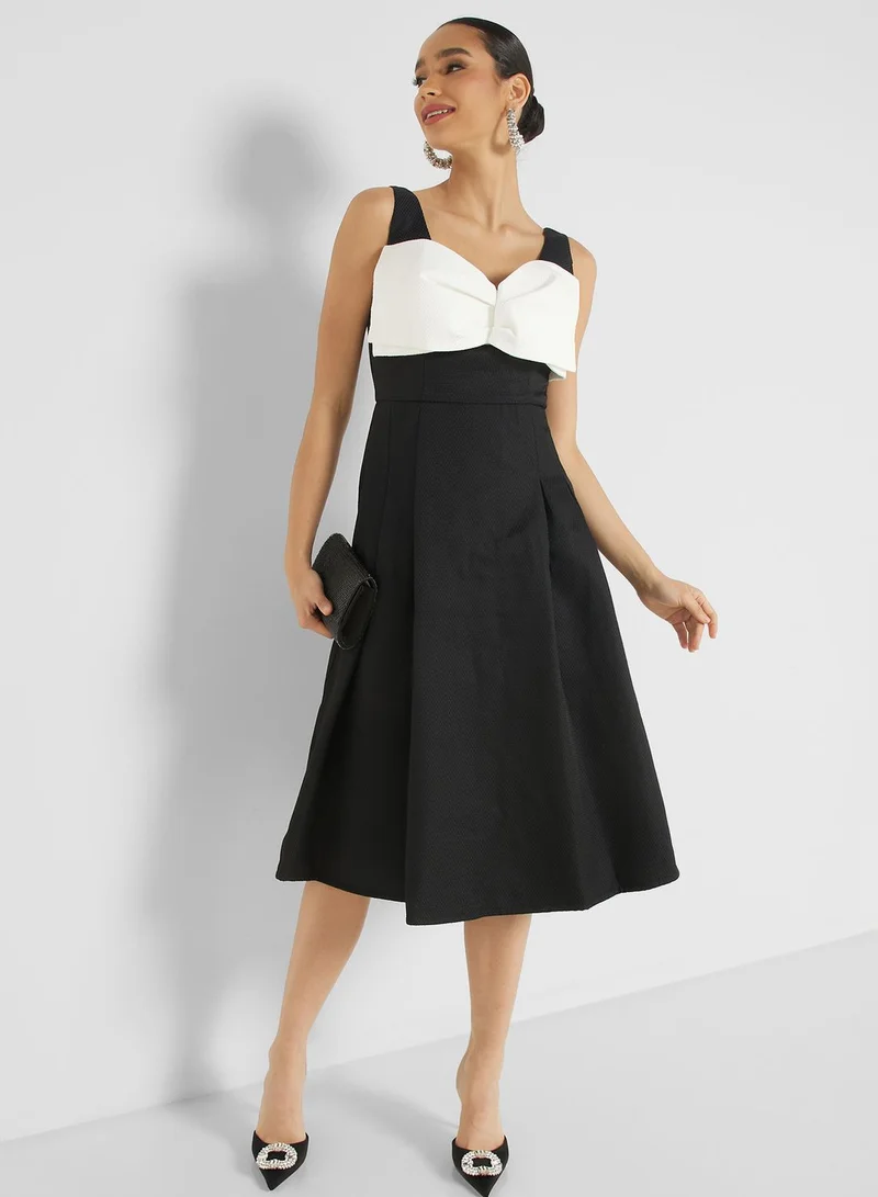 Femi9 Strap Pleated Knitted Dress