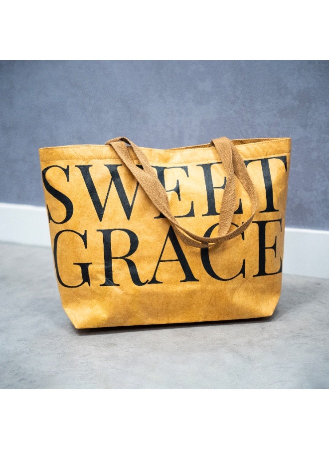 حقيبة تسوق قماشية صديقة للبيئة قابلة لإعادة الاستخدام بطباعة "Sweet Grace" الأنيقة – حقيبة كتف خفيفة ومتينة للاستخدام اليومي والتسوق والسفر – سعة كبيرة وتصميم عصري - Image 4