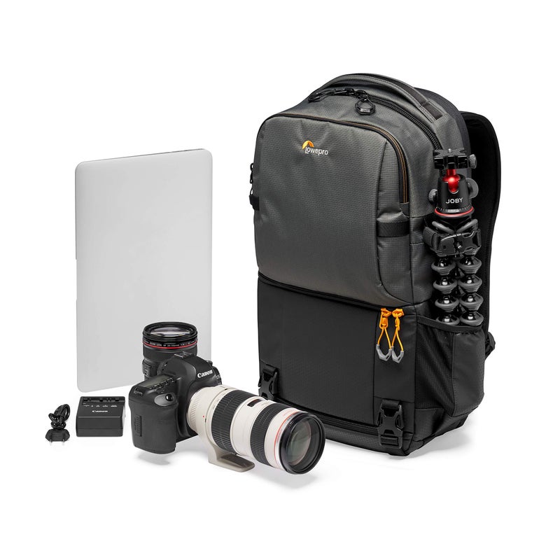 حقيبة ظهر كاميرا مرآة DSLR Lowepro رمادية Fast 250 AW III مع وصول QuickDoor وفتحة لجهاز كمبيوتر محمول بحجم 13 بوصة