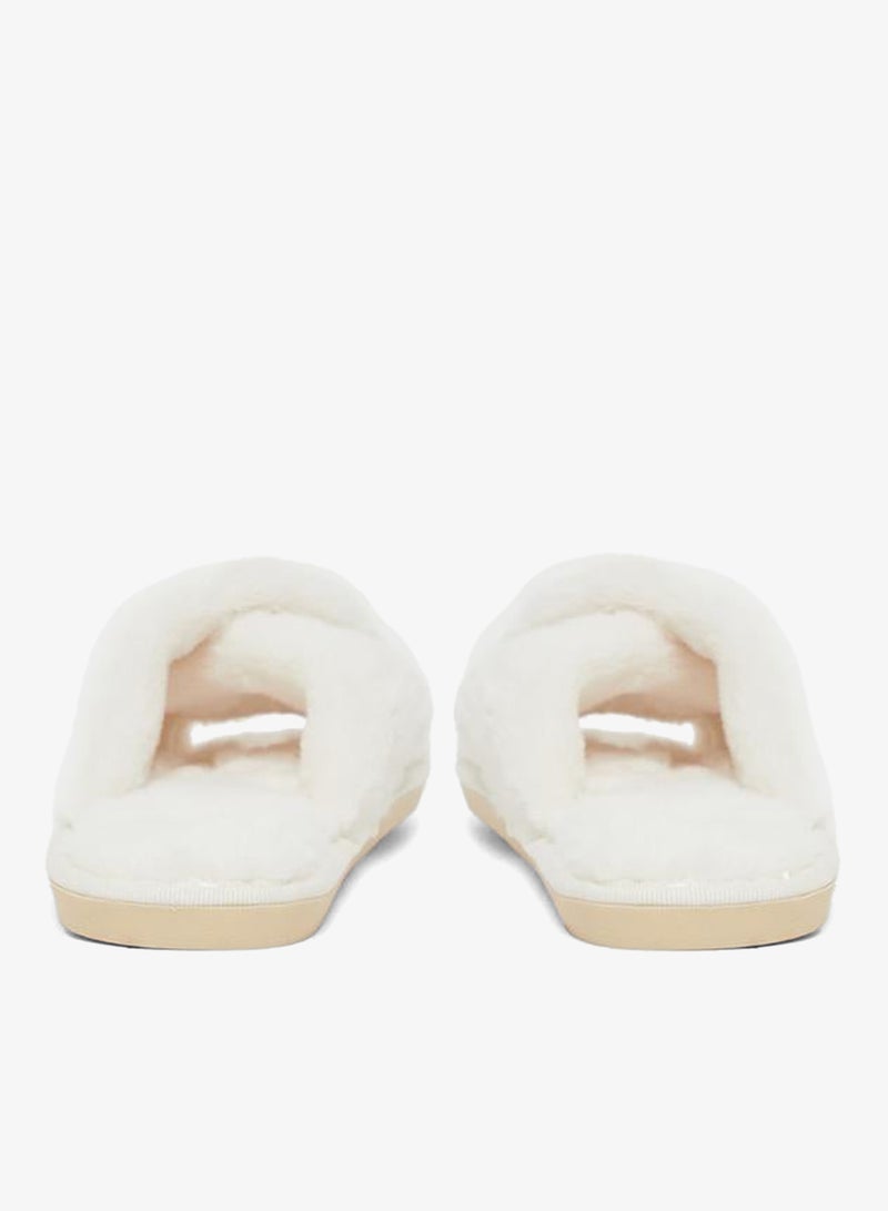 ستايلي شباشب منزلية فرو بحزام متقاطع - Image 4