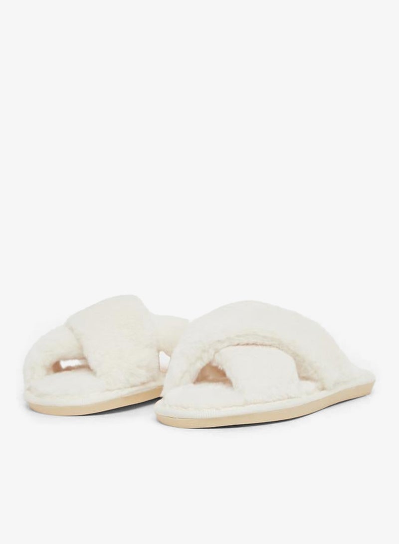 ستايلي شباشب منزلية فرو بحزام متقاطع - Image 2