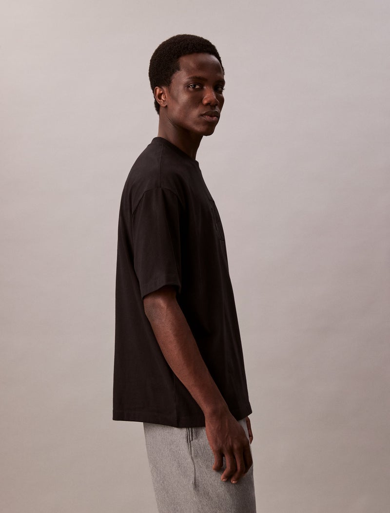 كالفن كلاين جينز تيشيرت بقصّة مريحة بشعار - Image 5