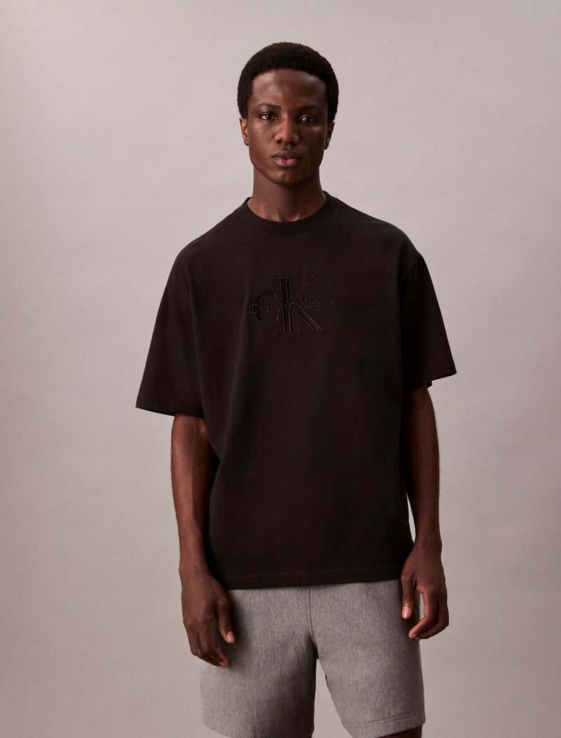 كالفن كلاين جينز تيشيرت بقصّة مريحة بشعار - Image 1