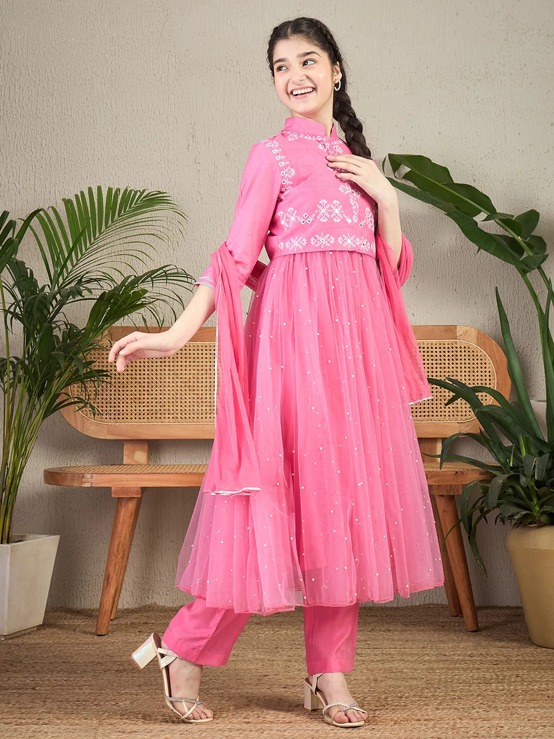 Cherry & Jerry Cherry & Jerry Woven 3/4th Sleeves Embroidered Flared Kurta Sets-Pink