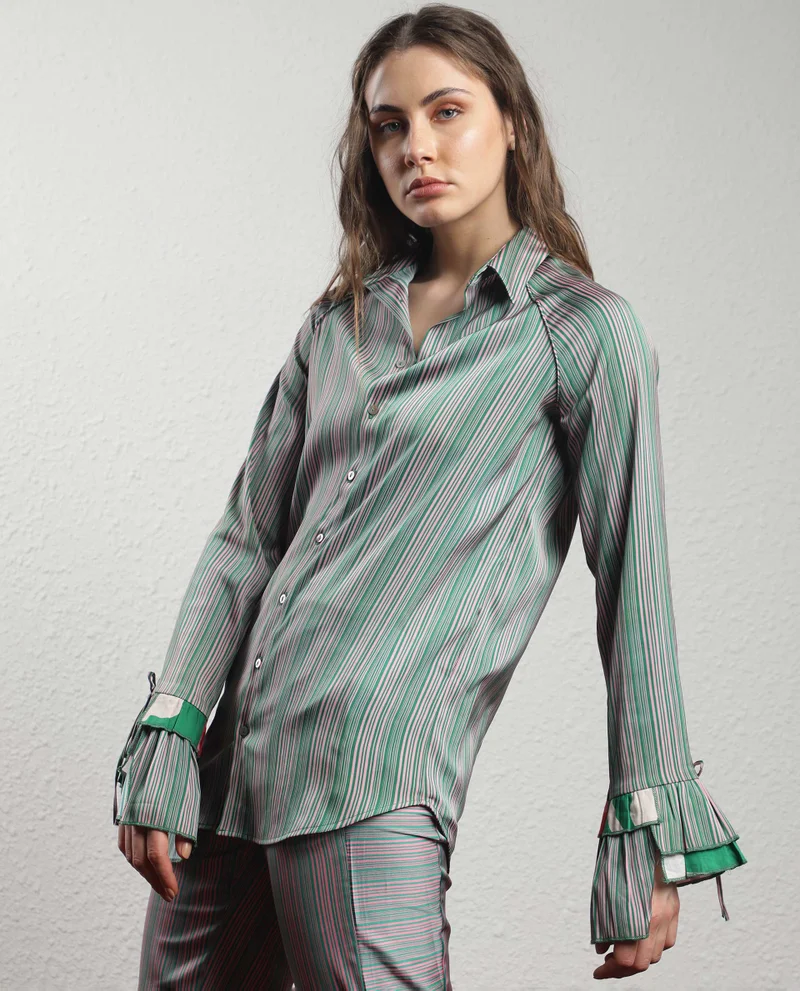 Rareism Women's Loose-Fitting Collared Shirt With Ruffled Sleeves