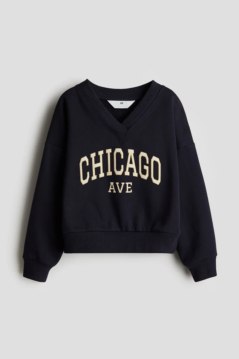 اتش اند ام سويت شيرت بقبة V