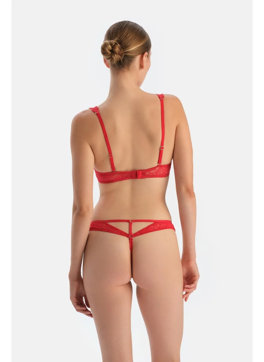 داجي Red Alternative Strap Lace Underwire Bra
